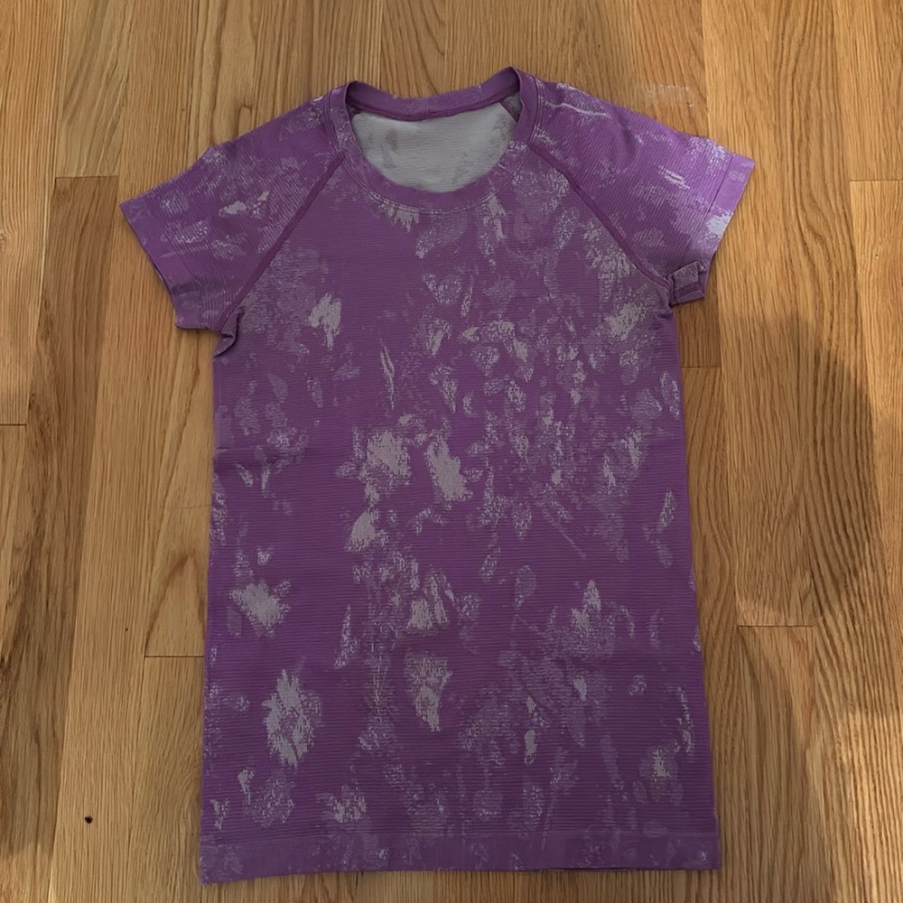 luluemon swiftly t-shirt